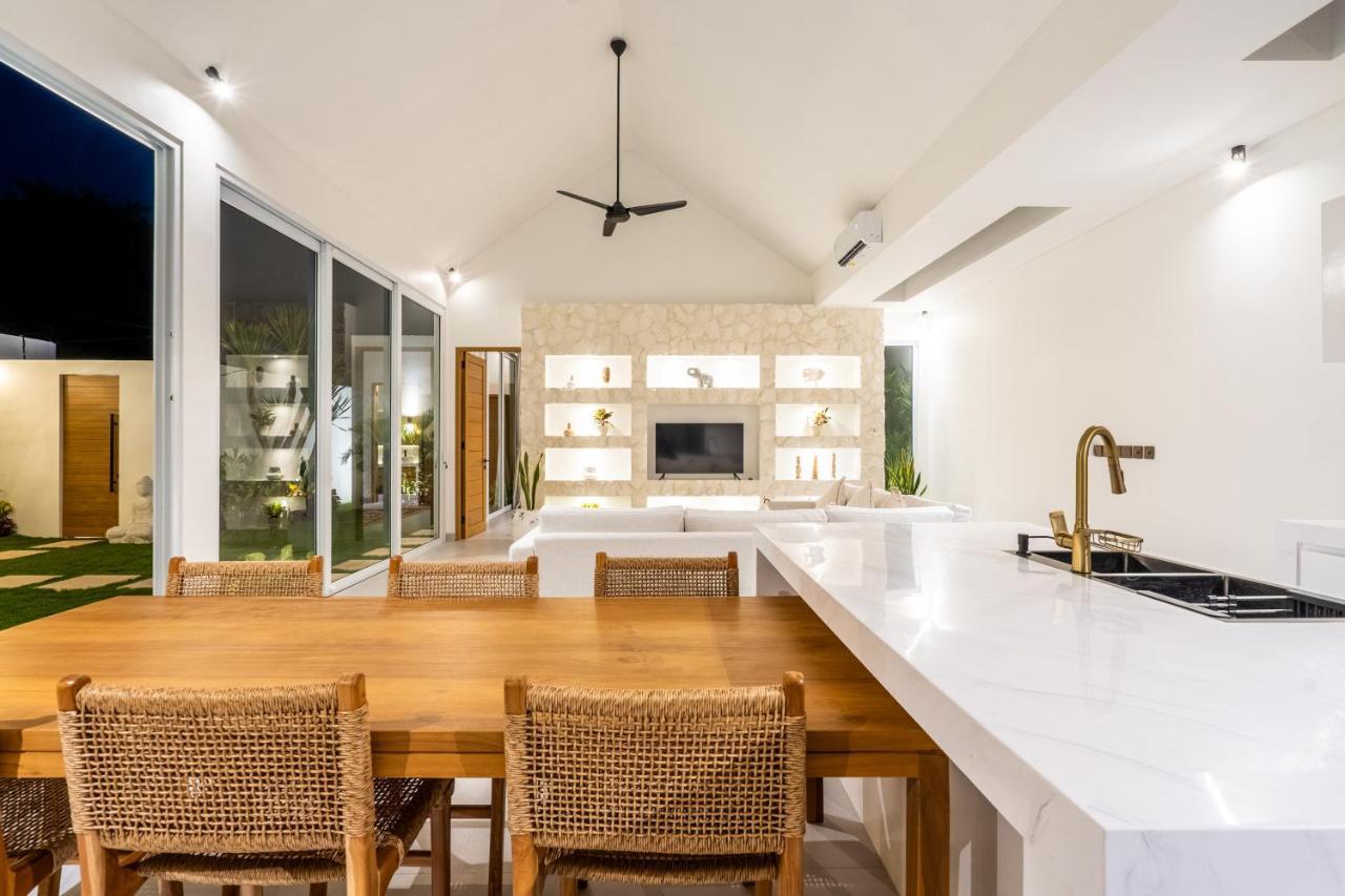 Casa Blanca Villa By Betterplace Uluwatu Εξωτερικό φωτογραφία